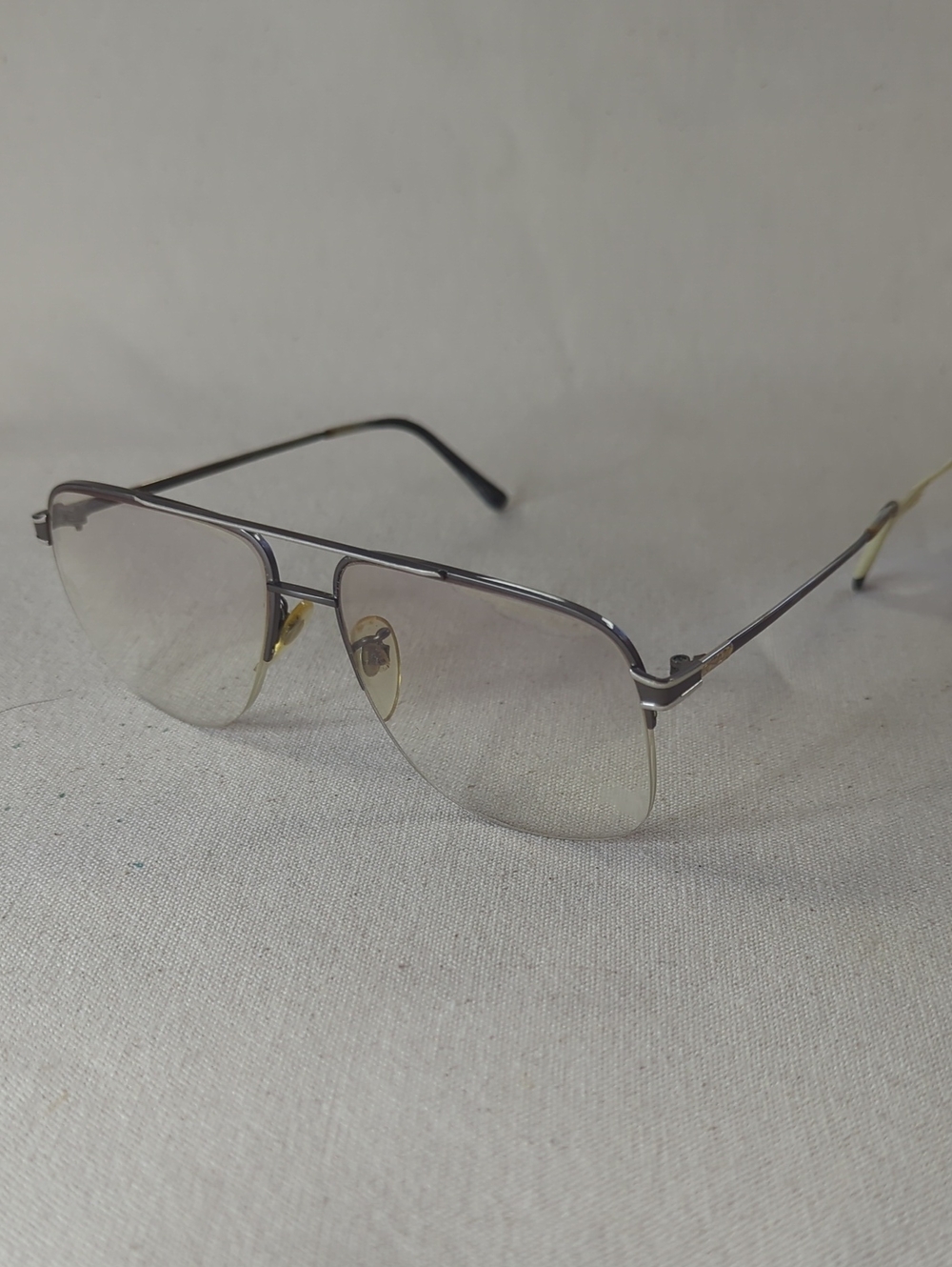 Tura Silver Aviator Sunglasses - Classic Metal Frame Loose Hinges